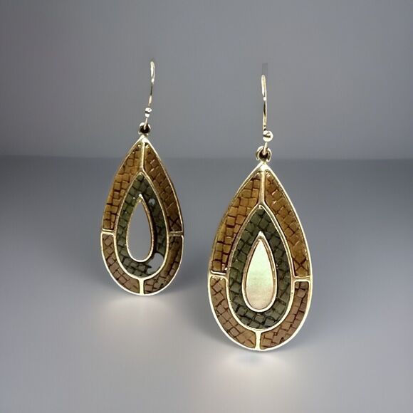 Vintage Monet Teardrop Earrings Mother of Pearl Brown Gray Mosaic Gold Tone - Picture 1 of 10